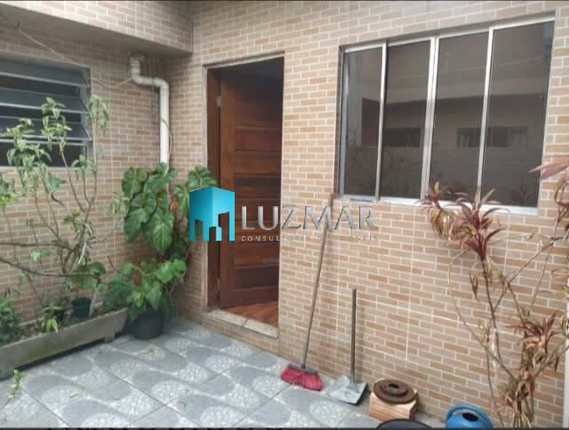 Casa à venda com 4 quartos, 136m² - Foto 1