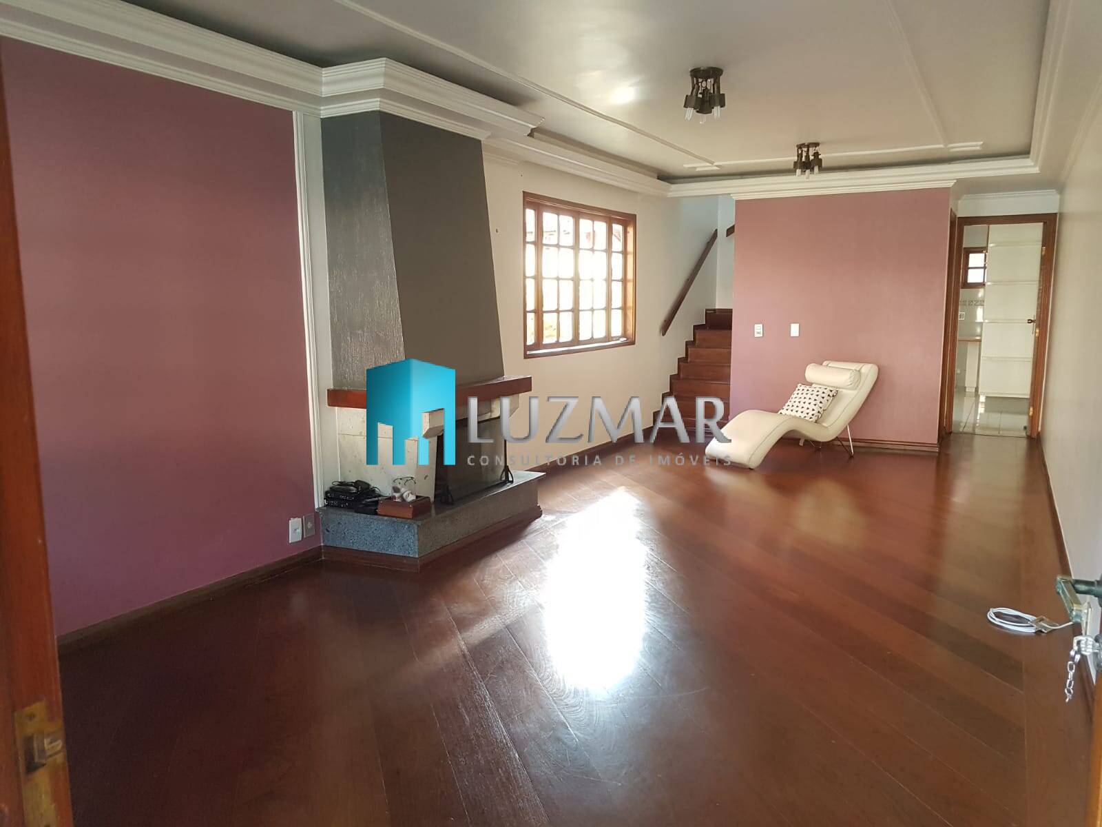 Casa à venda com 3 quartos, 157m² - Foto 3