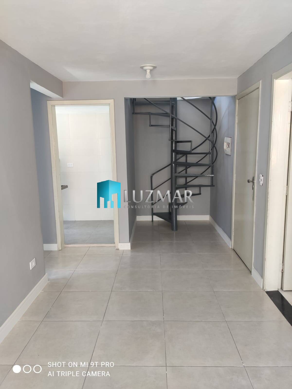 Apartamento à venda com 3 quartos, 111m² - Foto 4