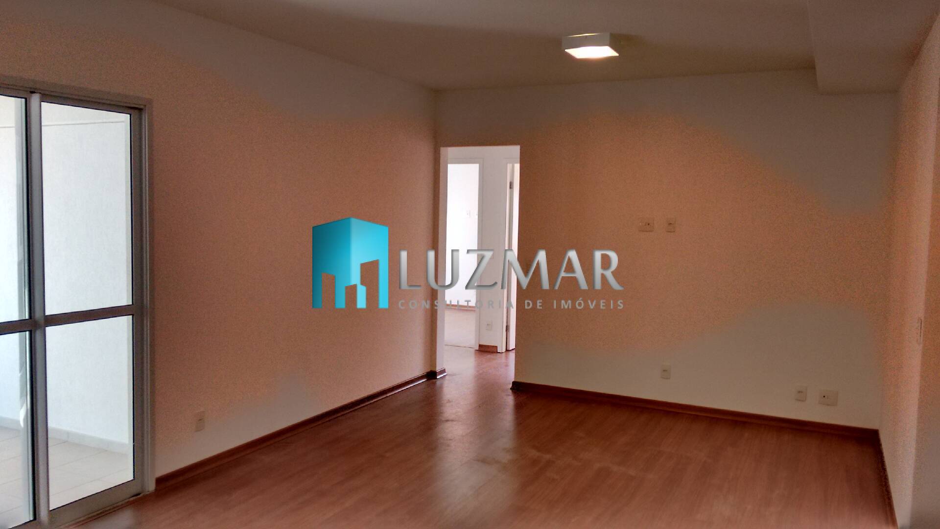 Apartamento à venda com 3 quartos, 105m² - Foto 2