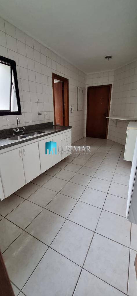 Apartamento à venda com 3 quartos, 140m² - Foto 5