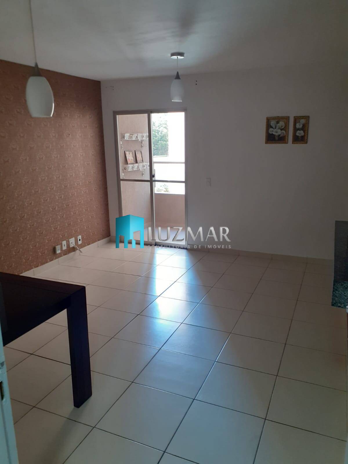 Apartamento à venda com 2 quartos, 70m² - Foto 3