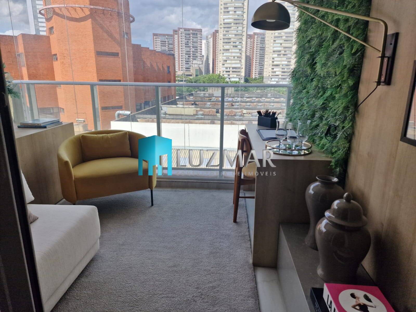 Apartamento à venda com 2 quartos, 61m² - Foto 2