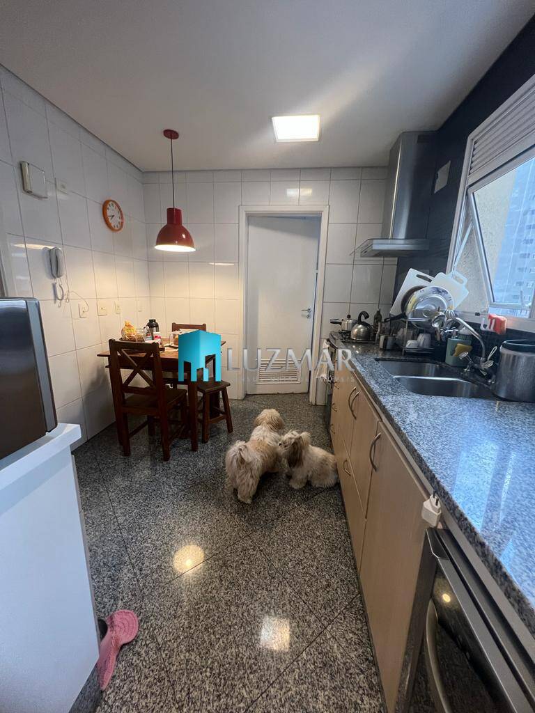 Apartamento à venda com 4 quartos, 156m² - Foto 18