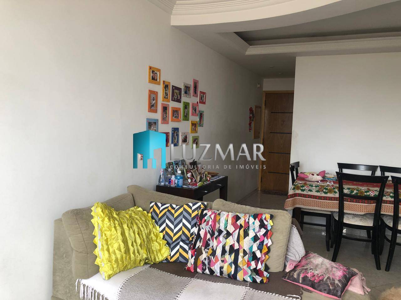 Apartamento à venda com 3 quartos, 74m² - Foto 2