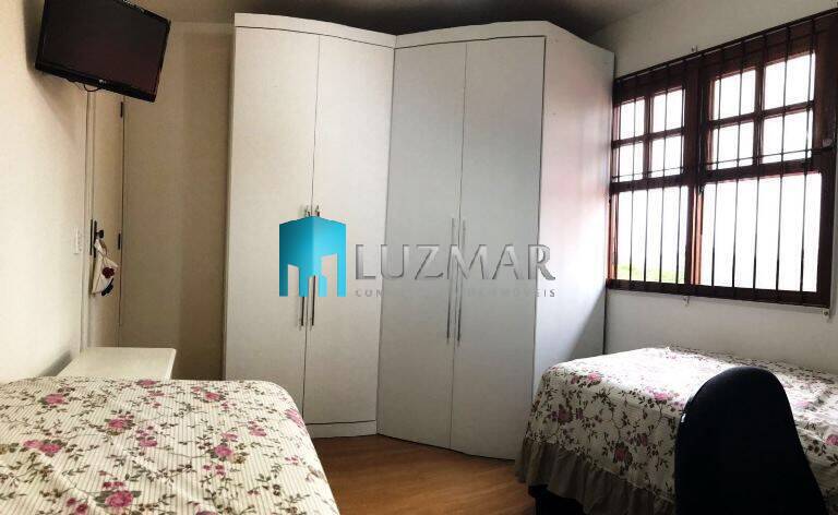 Casa à venda com 3 quartos, 159m² - Foto 14