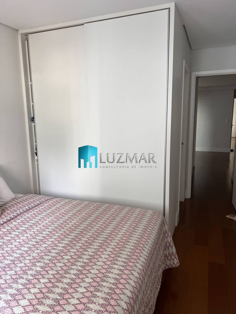 Apartamento à venda com 4 quartos, 238m² - Foto 15