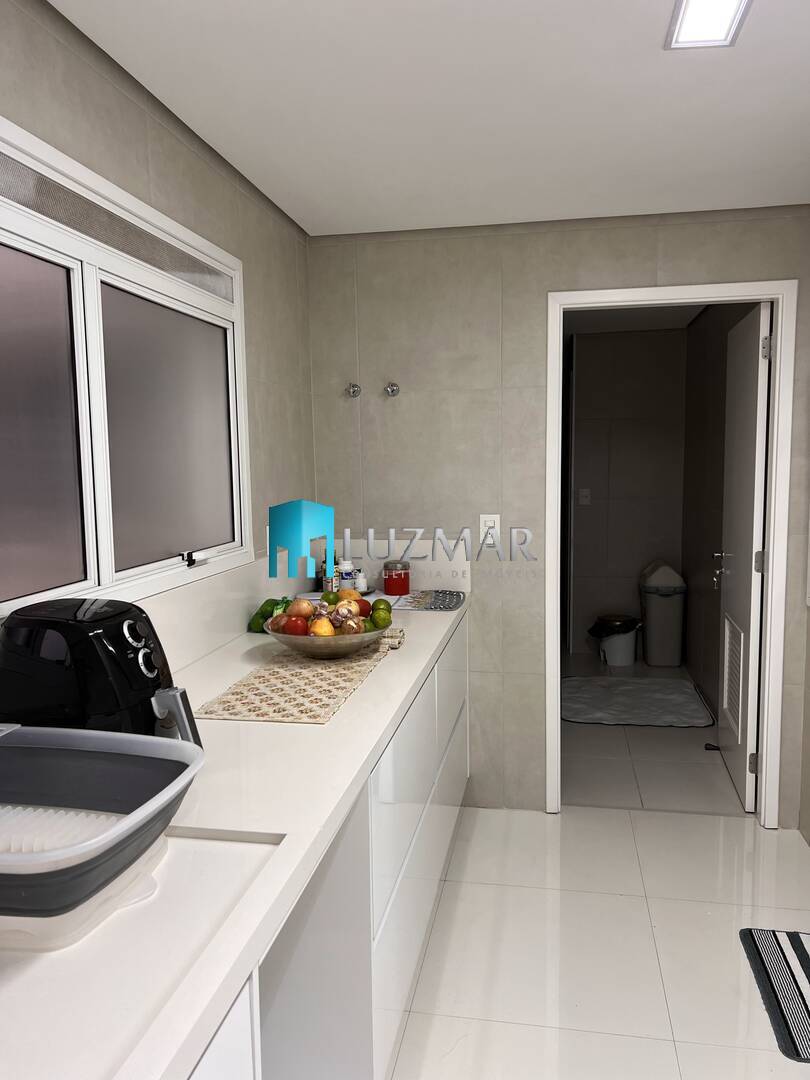 Apartamento à venda com 4 quartos, 238m² - Foto 18