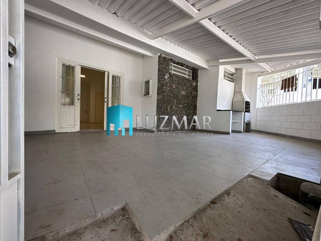 Casa à venda com 3 quartos, 131m² - Foto 4