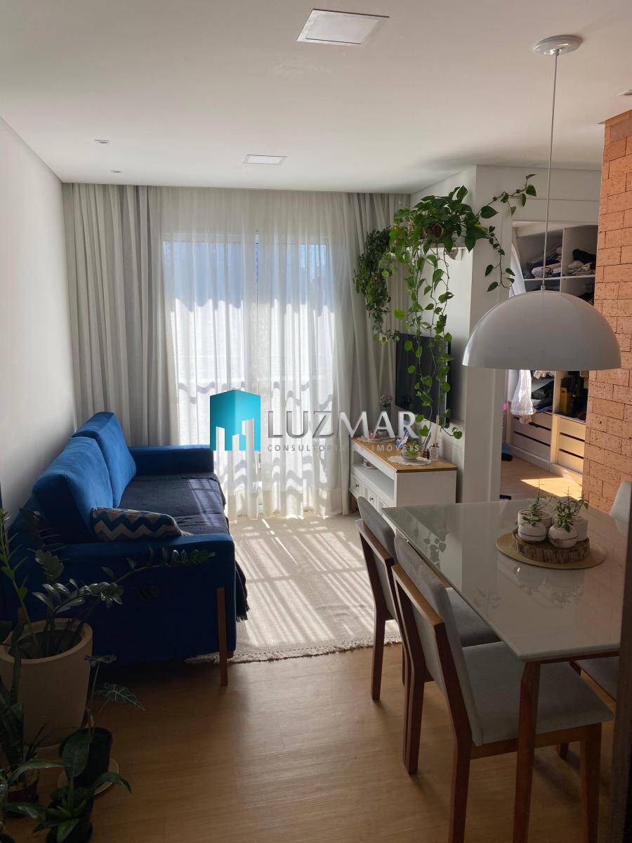 Apartamento à venda com 2 quartos, 42m² - Foto 2