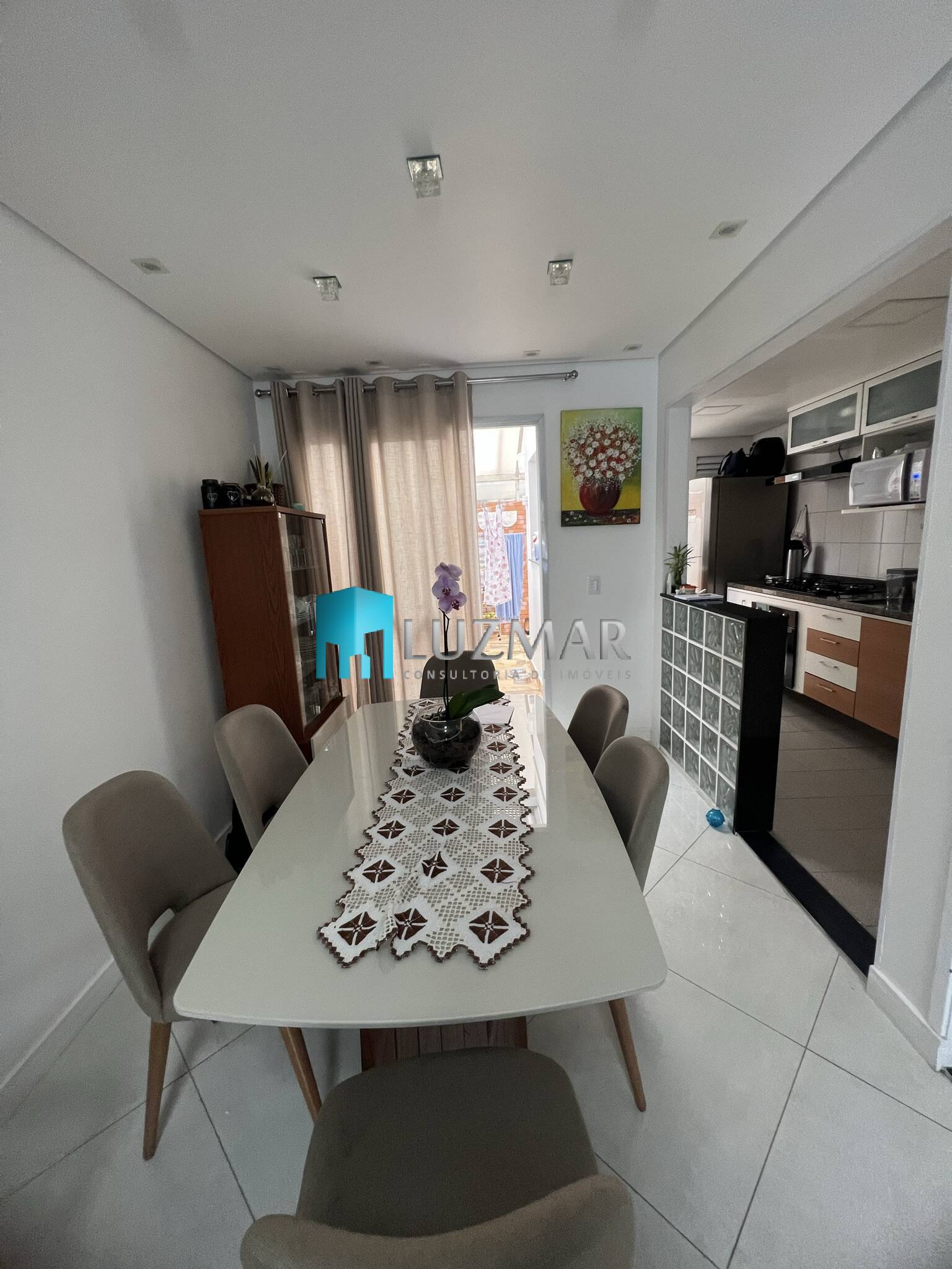 Casa à venda com 3 quartos, 127m² - Foto 1