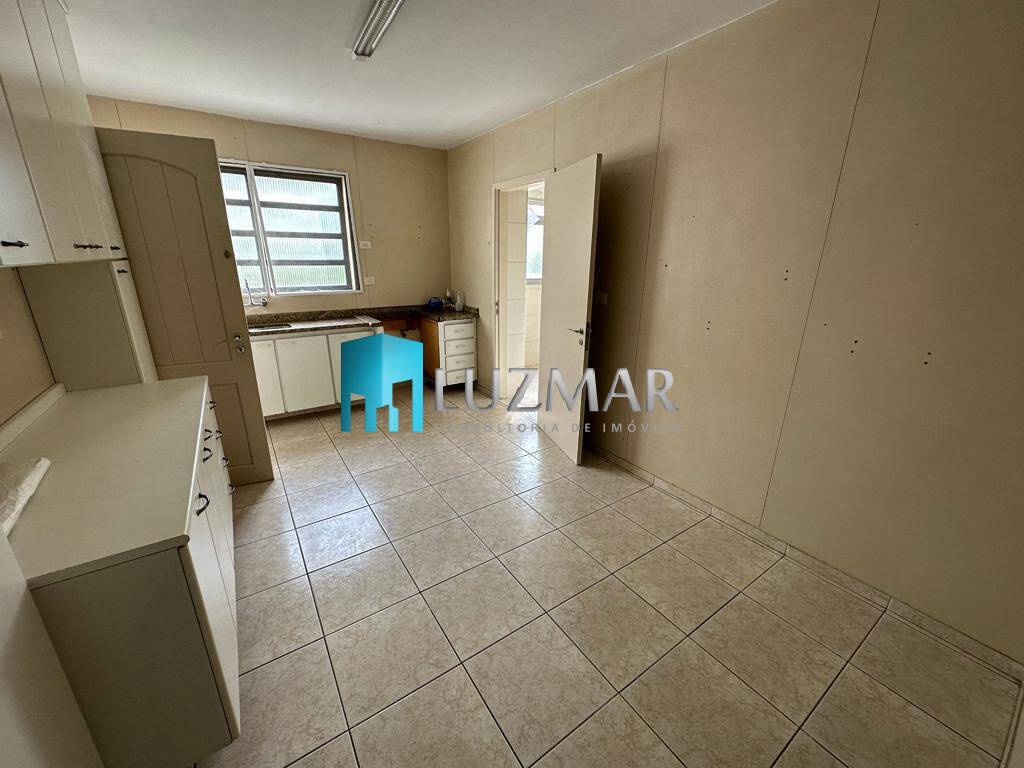 Apartamento à venda com 3 quartos, 148m² - Foto 9