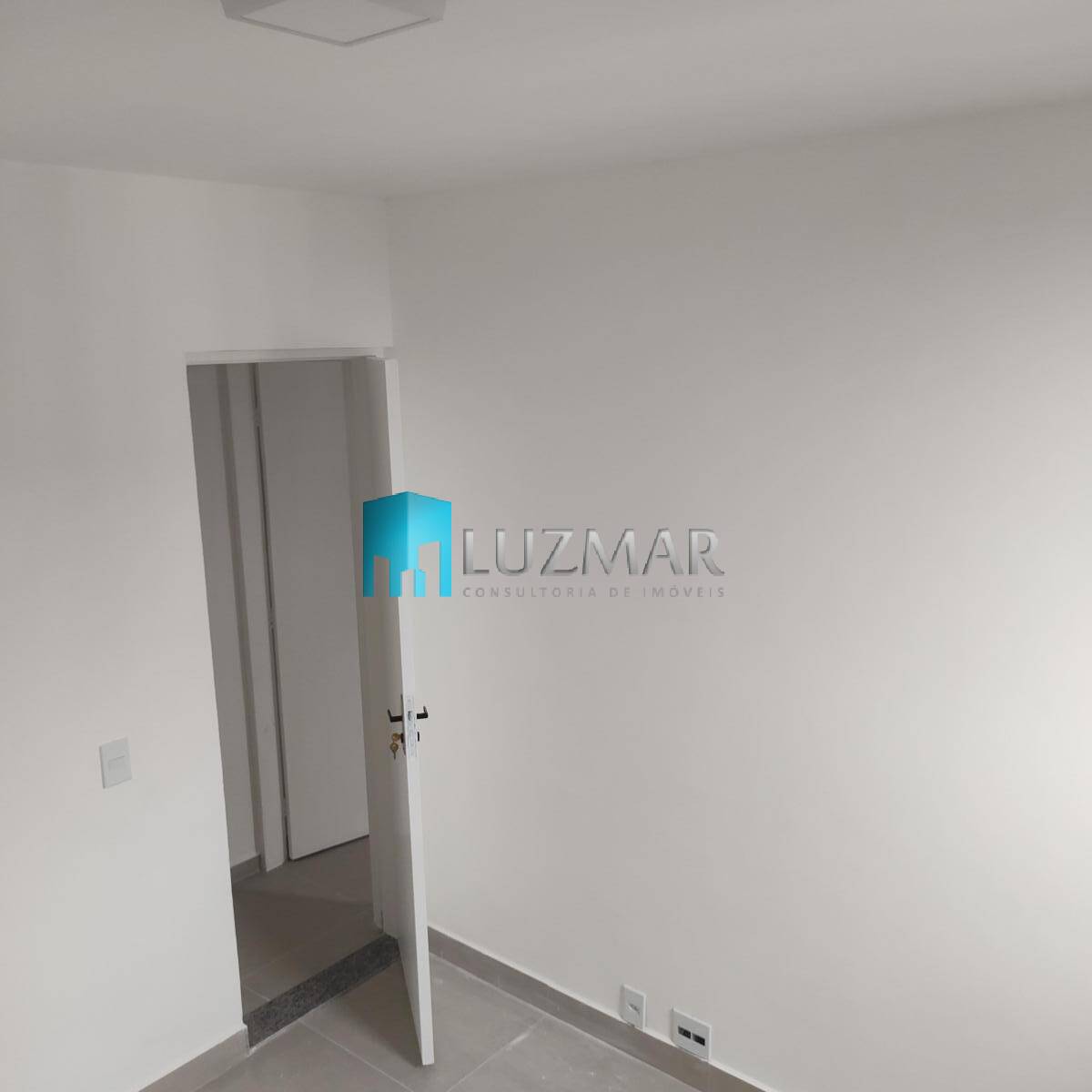 Apartamento à venda com 2 quartos, 56m² - Foto 13