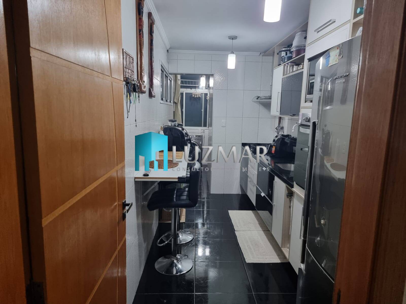 Apartamento à venda com 3 quartos, 75m² - Foto 3