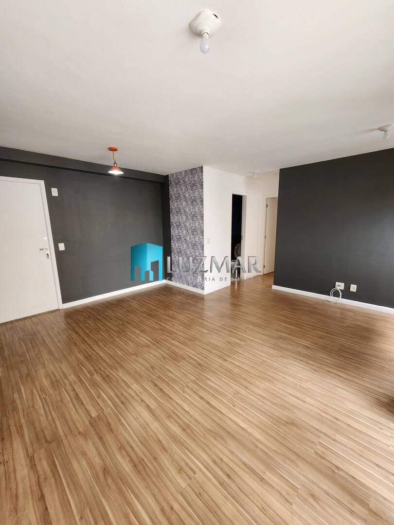 Apartamento à venda com 2 quartos, 64m² - Foto 2